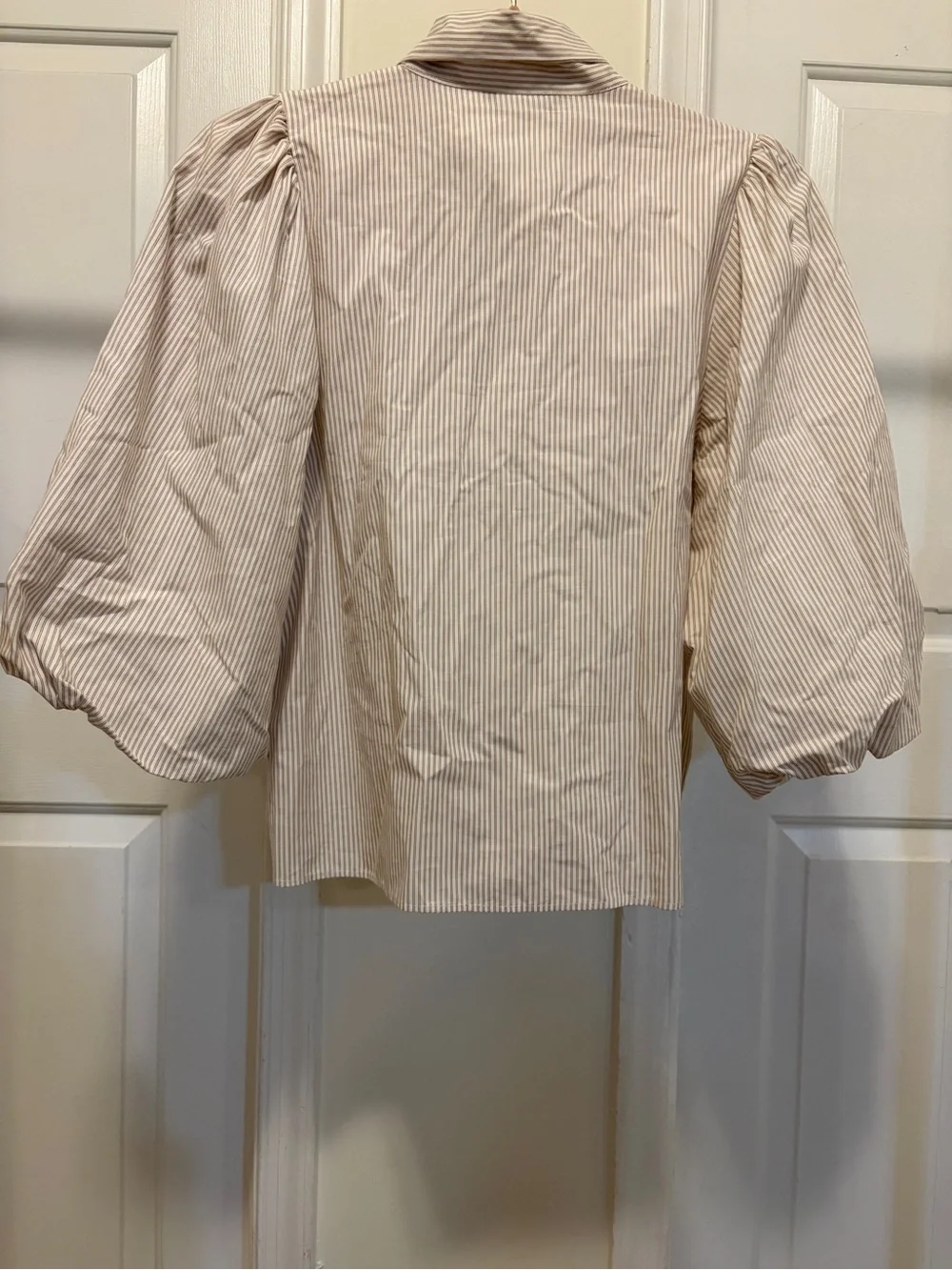 *New w/ tag* Zara Striped Tie Blouse. Size: XS. Color: Brown/White